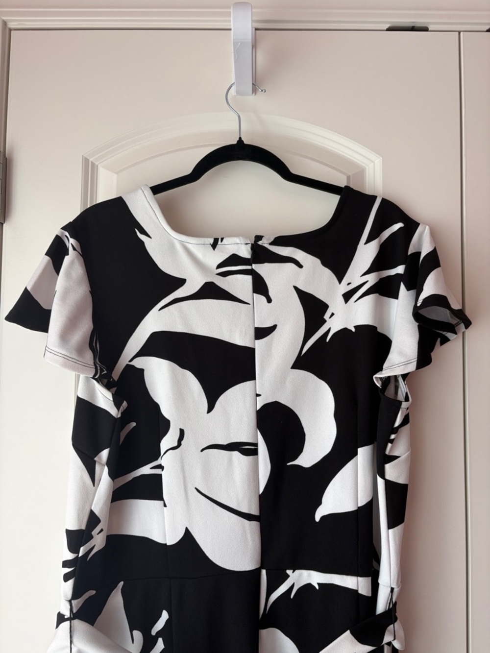 Liz Claiborne Black and White Floral Tie-Waist Jumpsuit - Picture 10 of 12